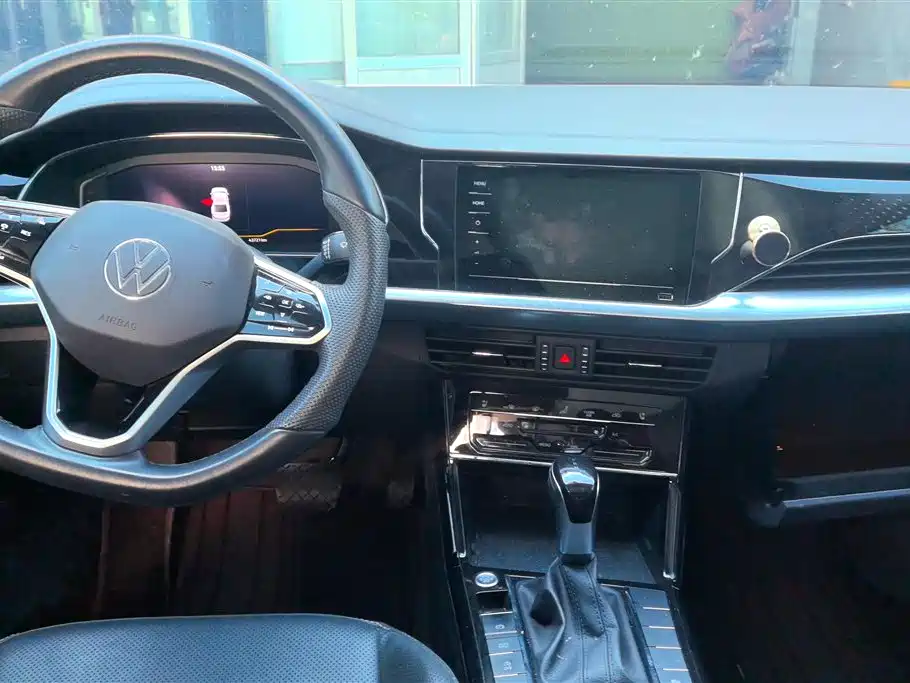 Volkswagen Passat 2024 330TSI Elite Edition фото 12