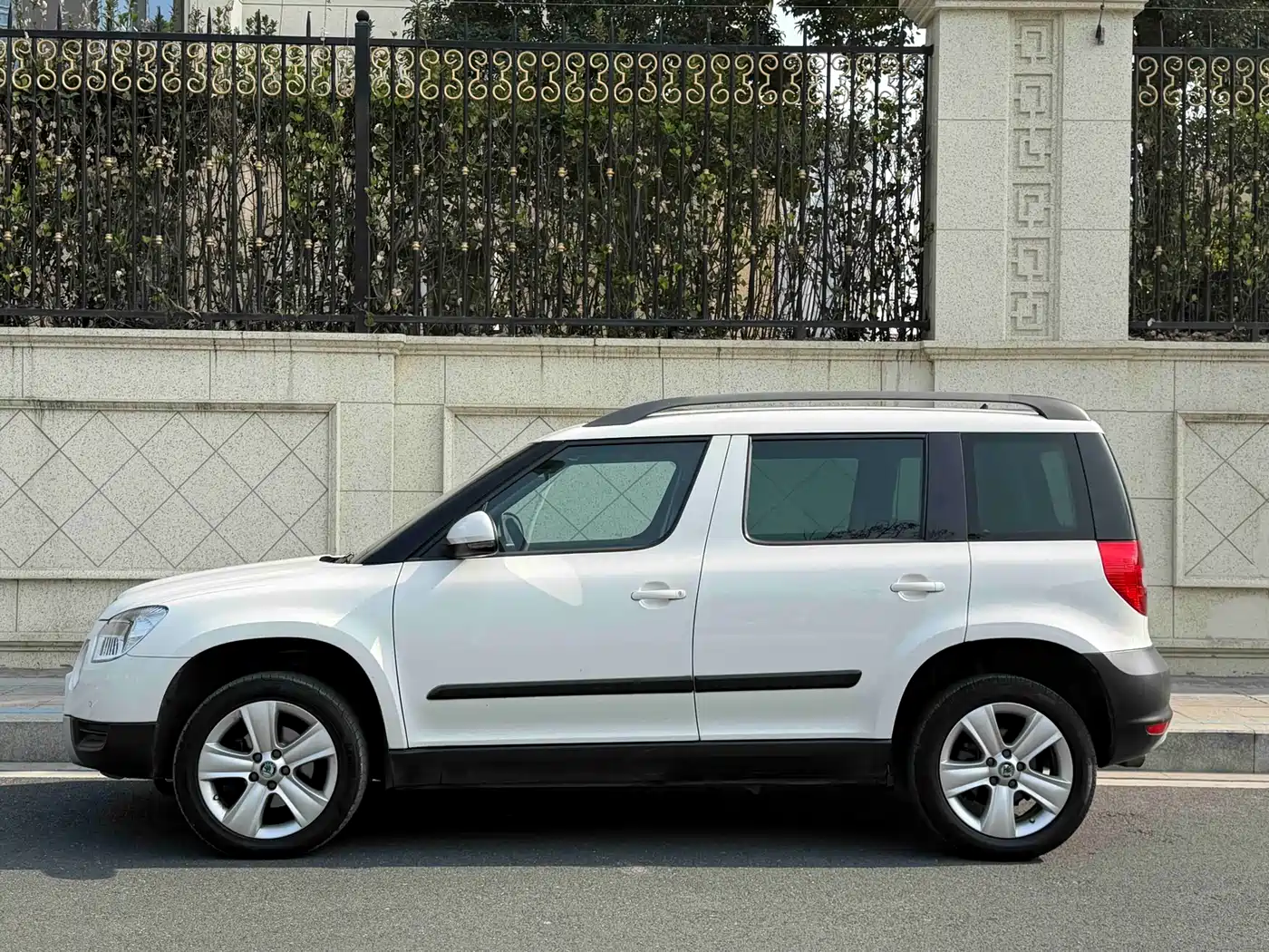 Škoda Yeti (Import) 2013 1.8T DSG Premium Edition фото 3