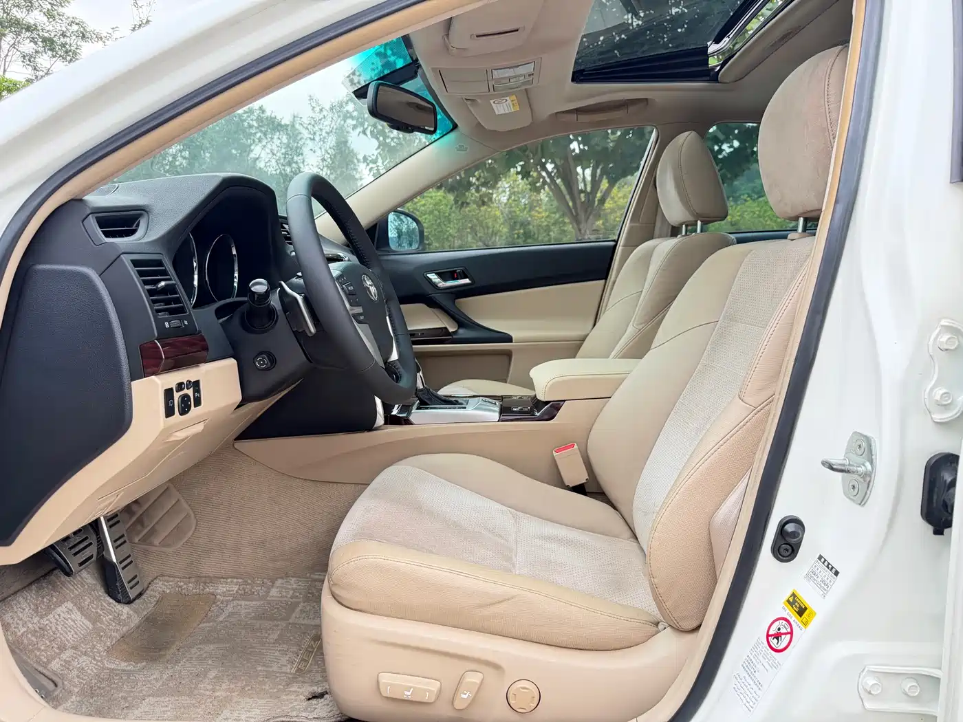 Toyota Reiz 2010 3.0V Style Flagship Navigation Edition фото 4
