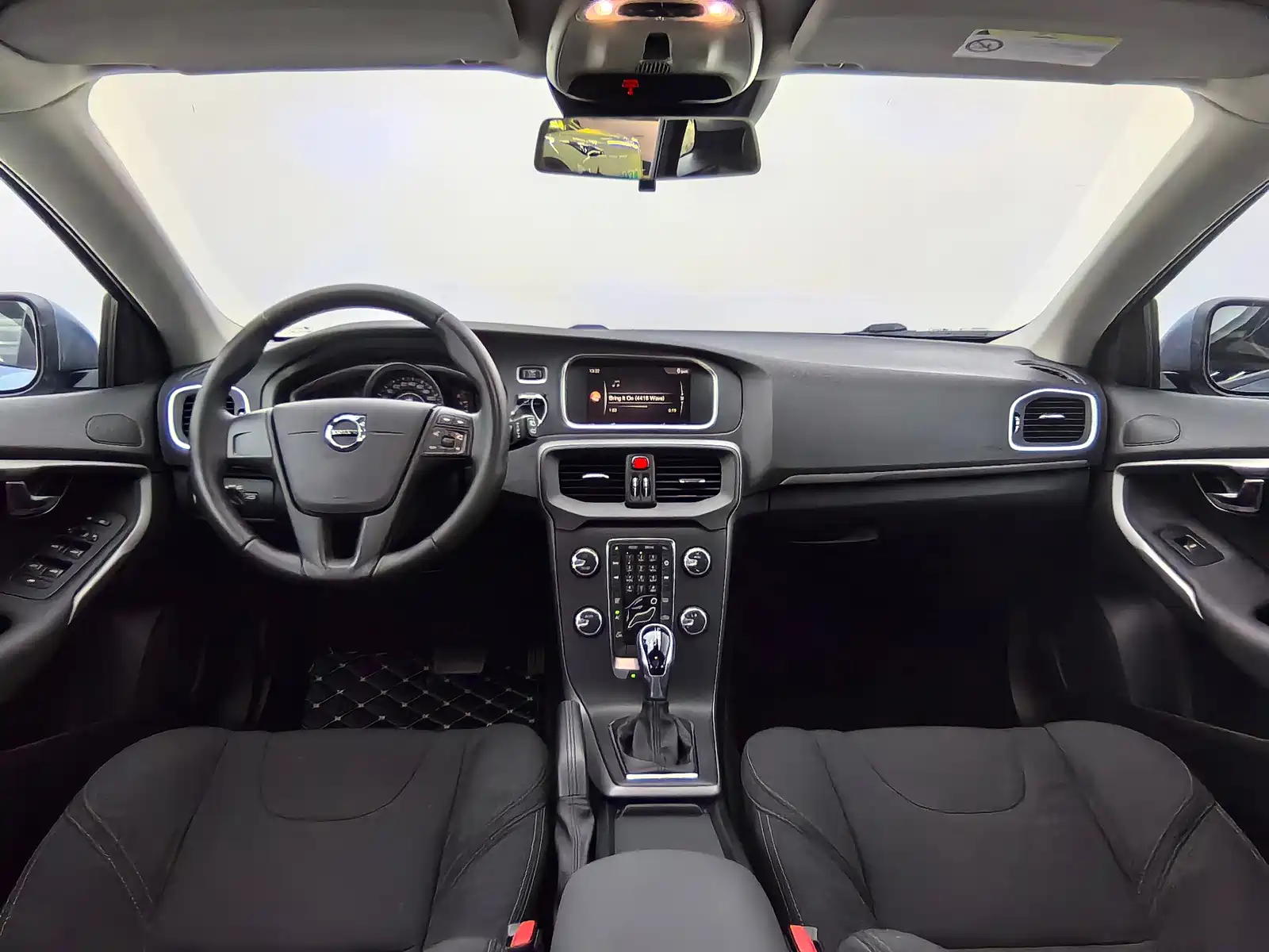 Photo 18 - Volvo V40