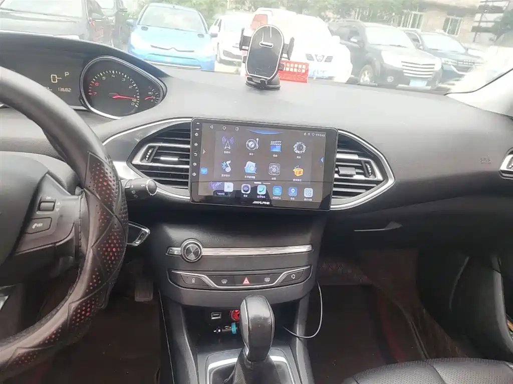 Peugeot 308S 2015 1.2T Auto Dynamic Edition фото 13
