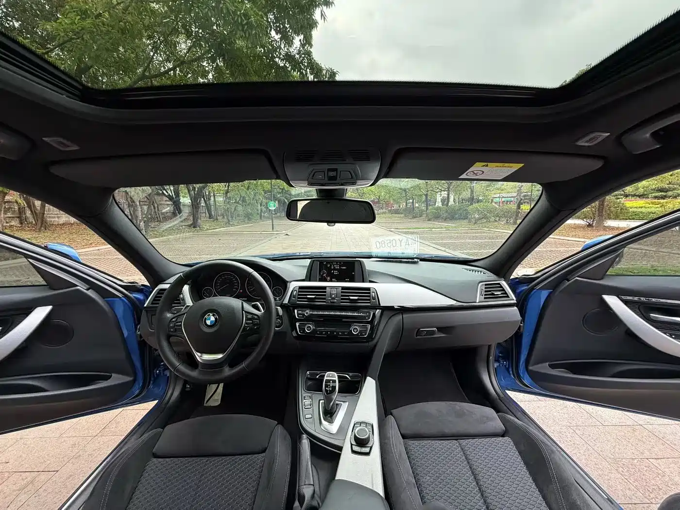 BMW 3 Series 2017 320i M Sport фото 6