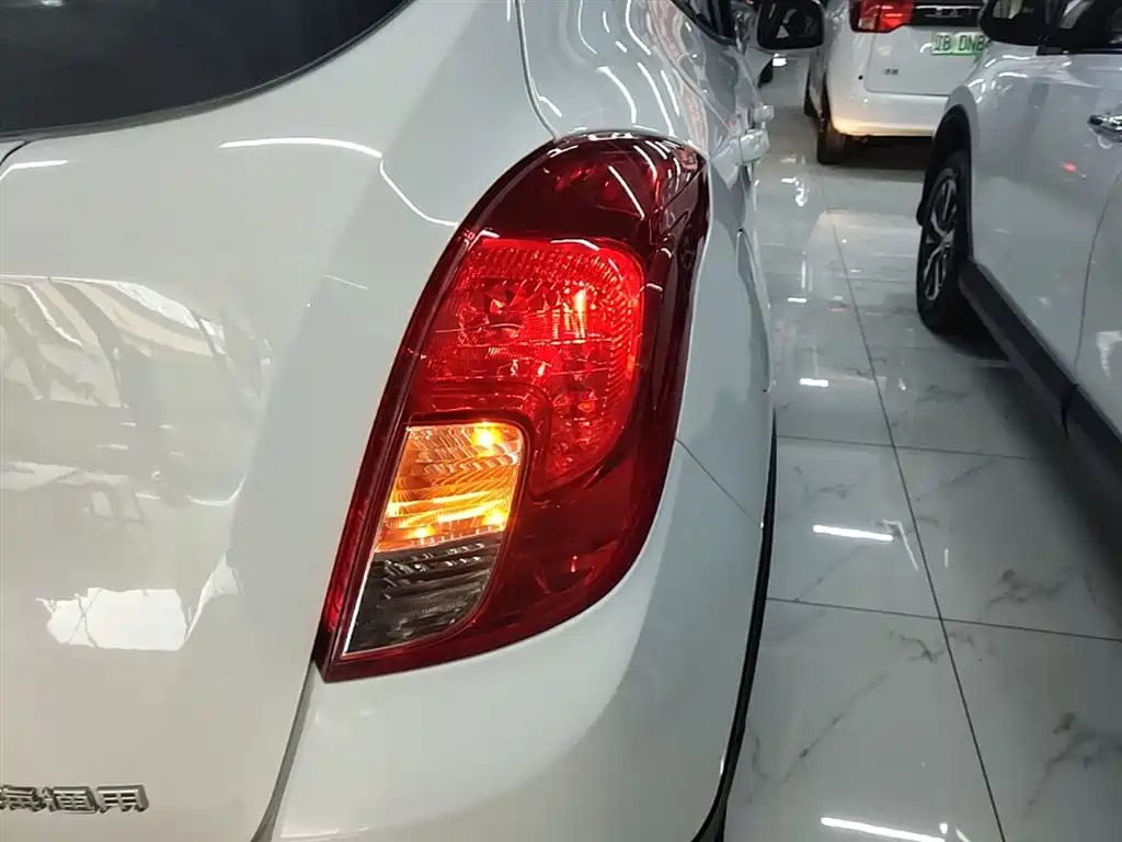 Buick Encore 2015 1.4T Automatic 2WD Urban Elite фото 8