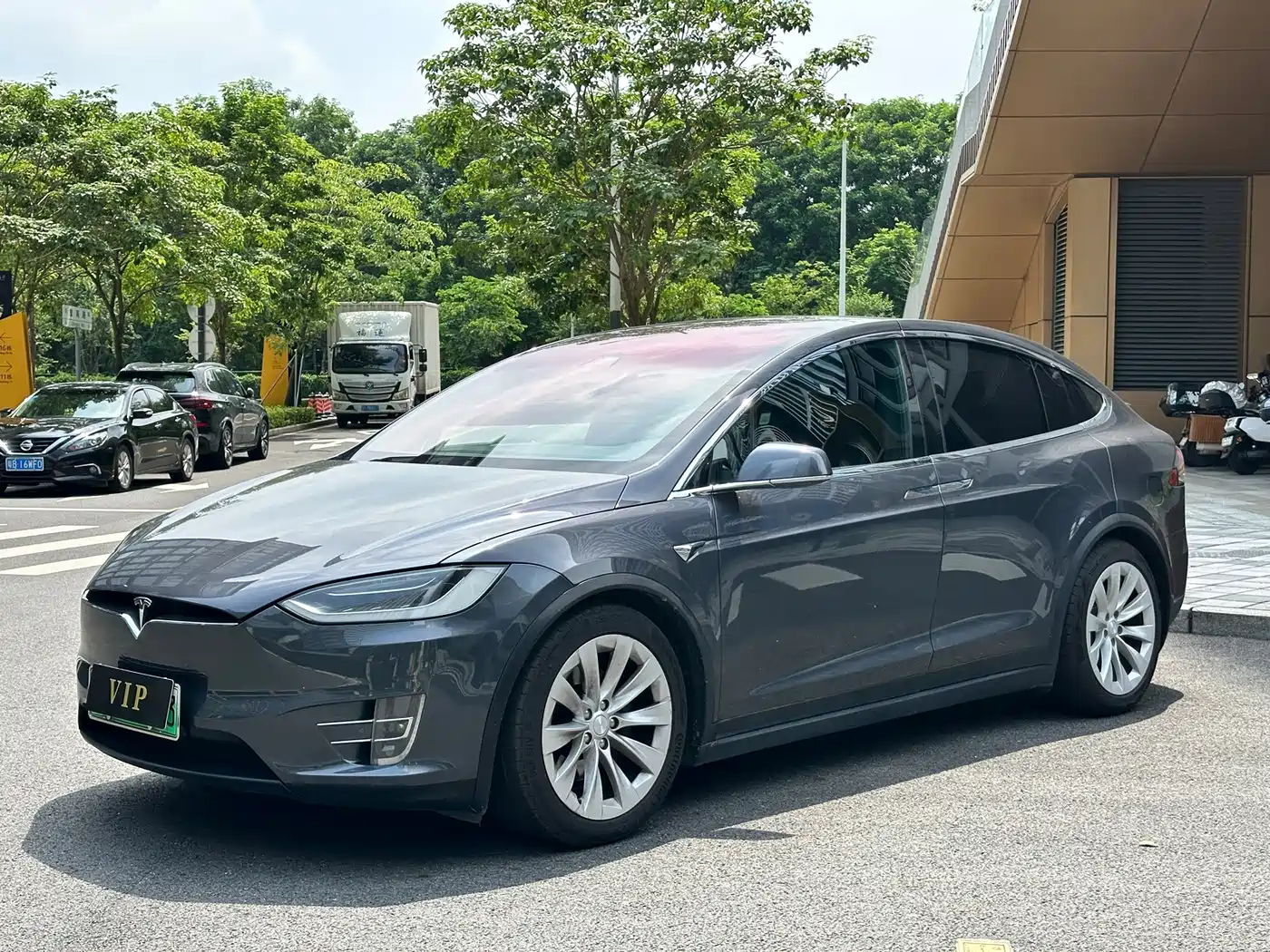 Фото 1 - Tesla Model X
