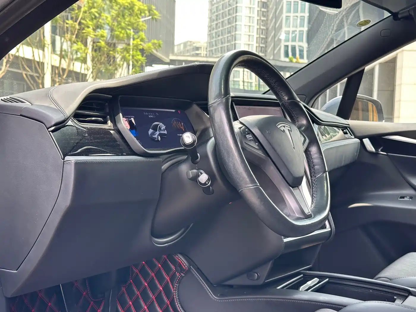 Фото 21 - Tesla Model X