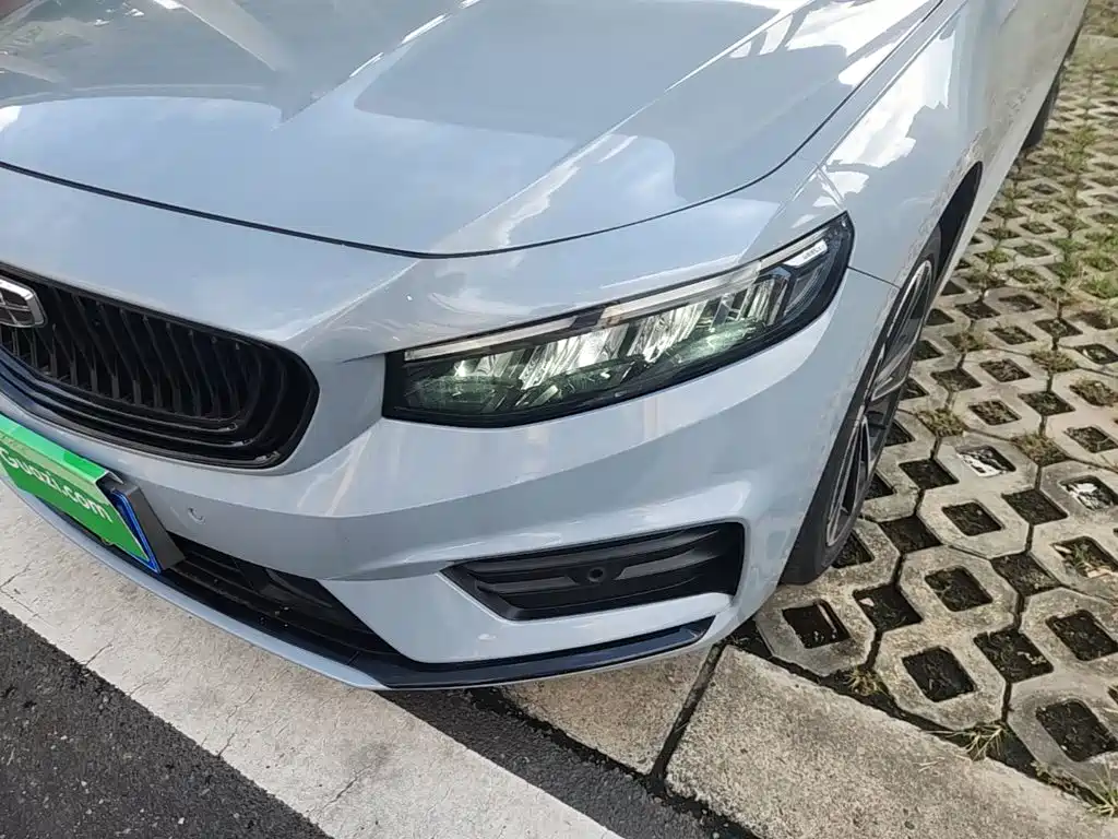 Фото 24 - Geely Preface