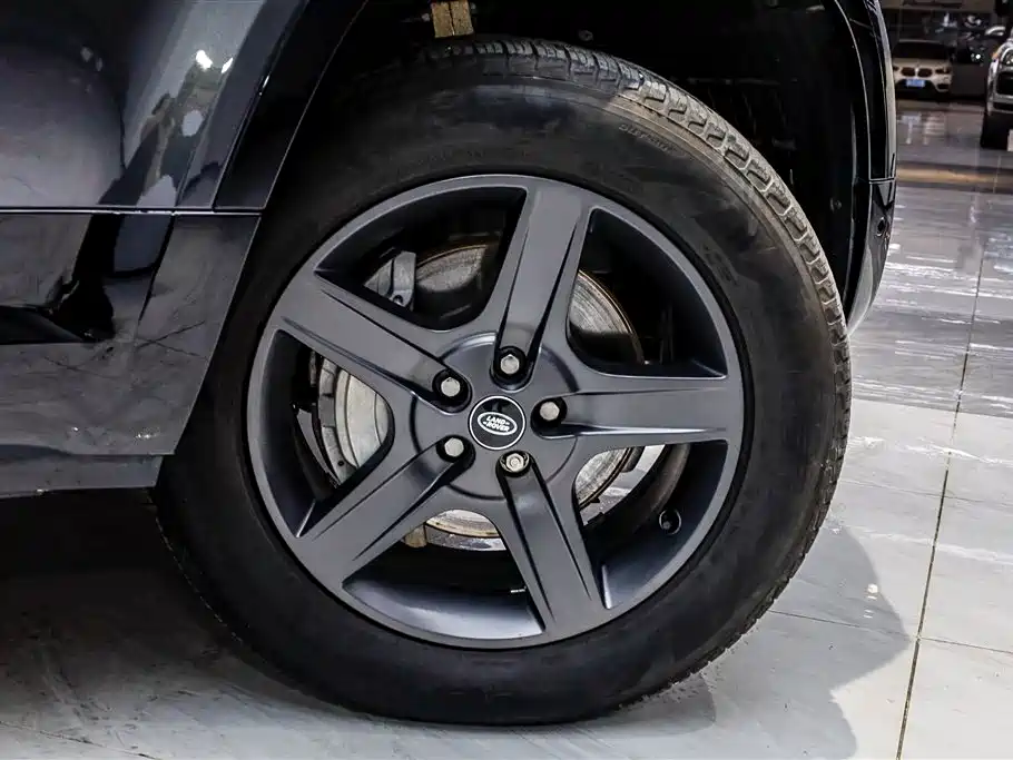 Land Rover Defender 2024 110 3.0T P400 X-DYNAMIC HSE фото 18