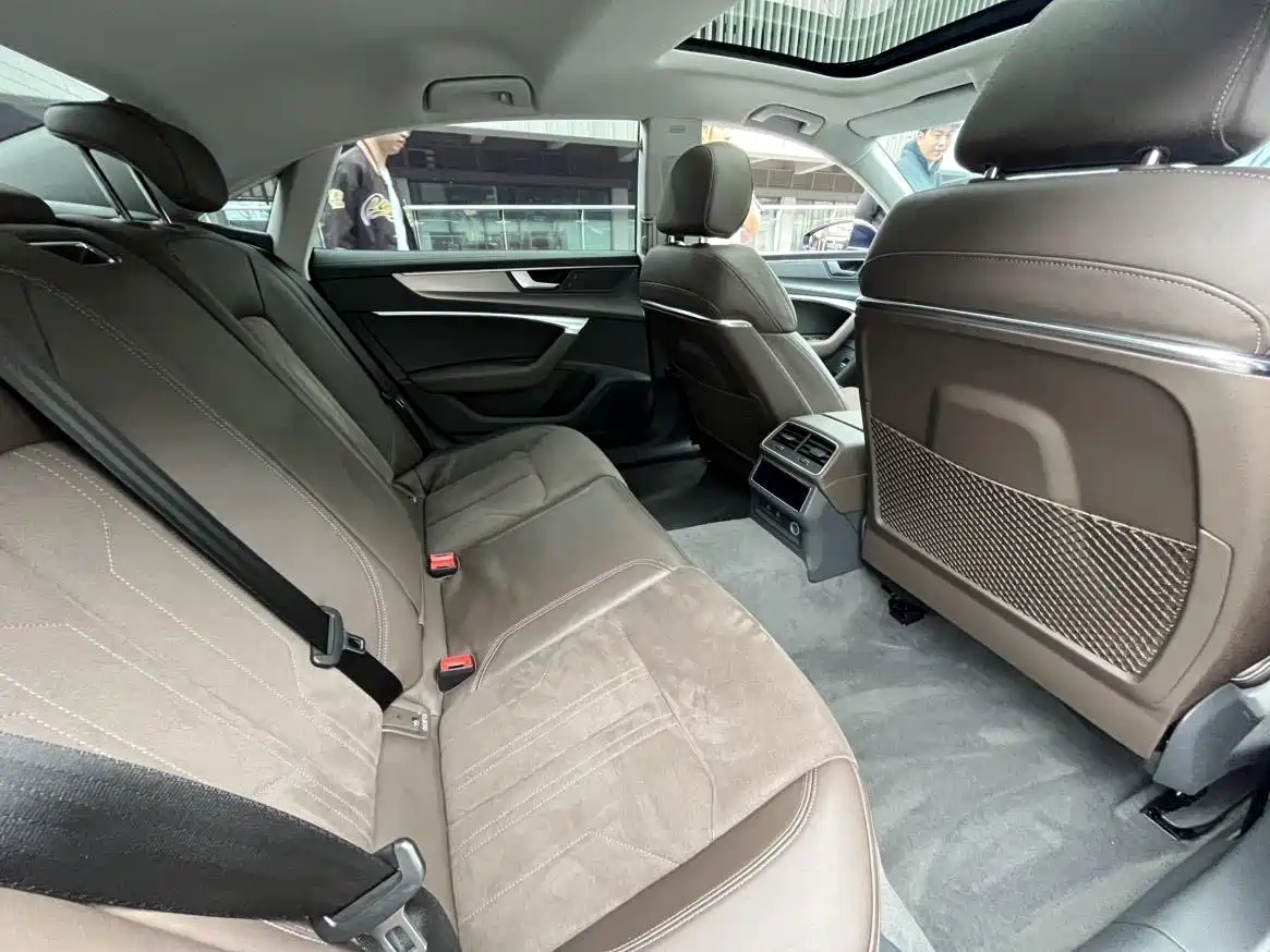 Audi A7L 2022 45 TFSI S-line Dream Builder Edition фото 9