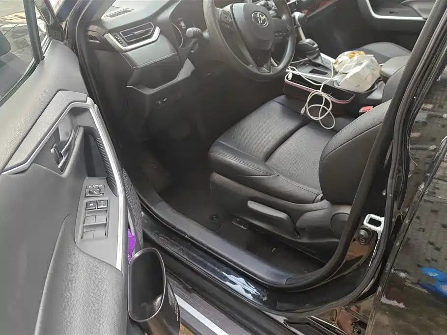 Toyota Wildlander 2022 Facelift 2.0L CVT 2WD Leading Edition фото 9