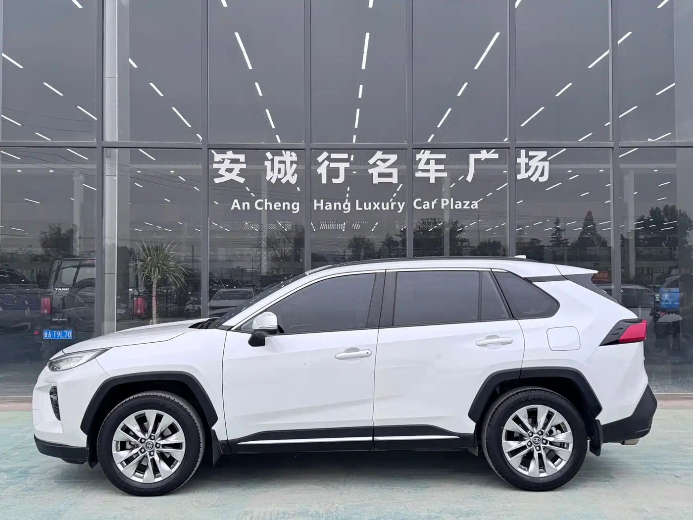 Toyota Wildlander 2020 2.0L CVT 2WD Premium фото 4