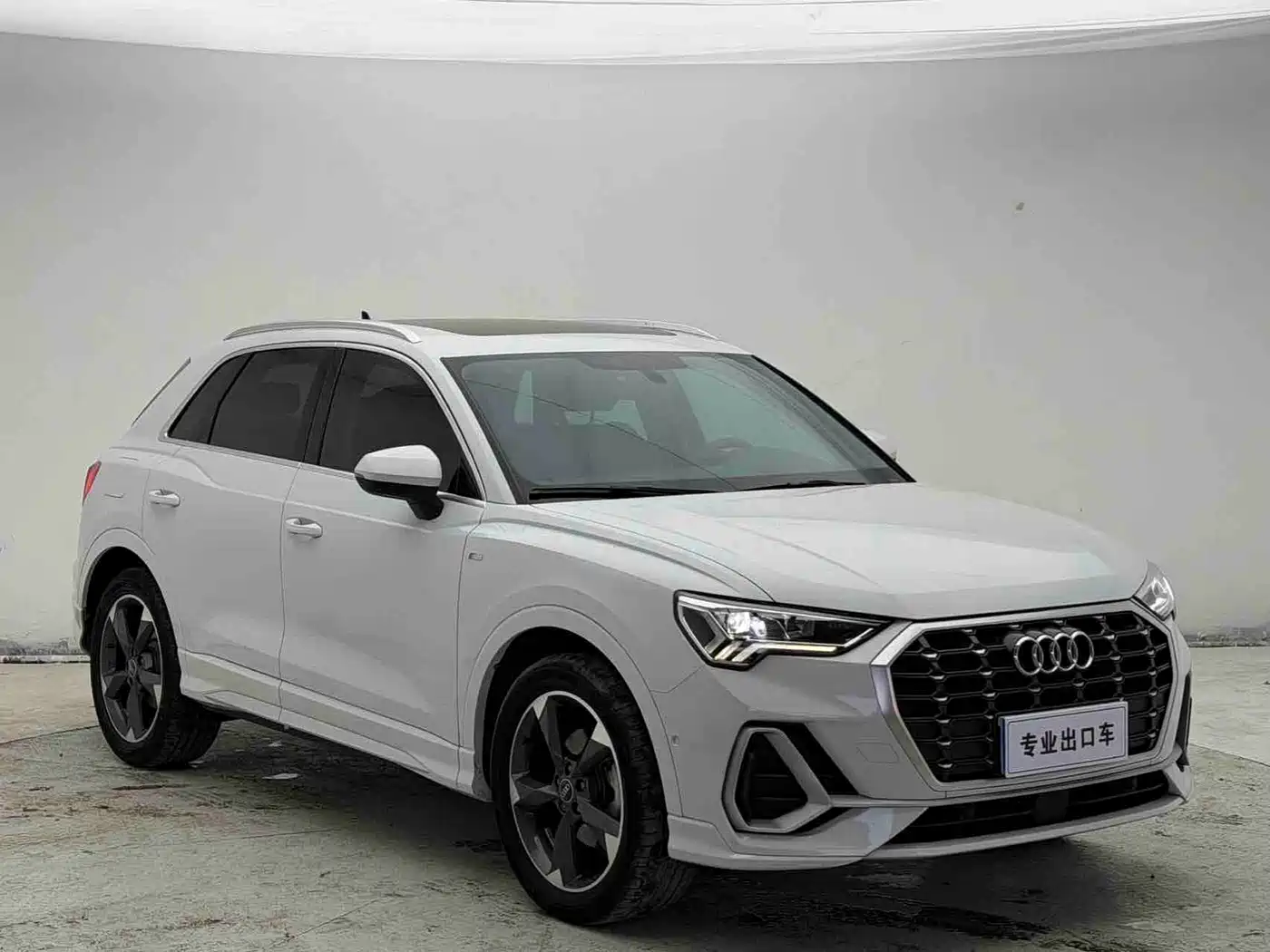 Audi Q3 2022 35 TFSI Fashion Dynamic фото 3