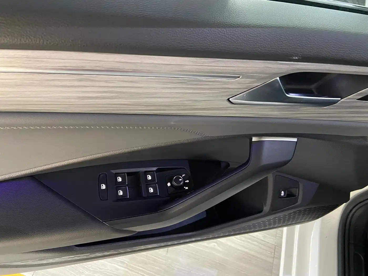 Volkswagen Sagitar 2023 Model Year 280TSI DSG Surpass Edition фото 17