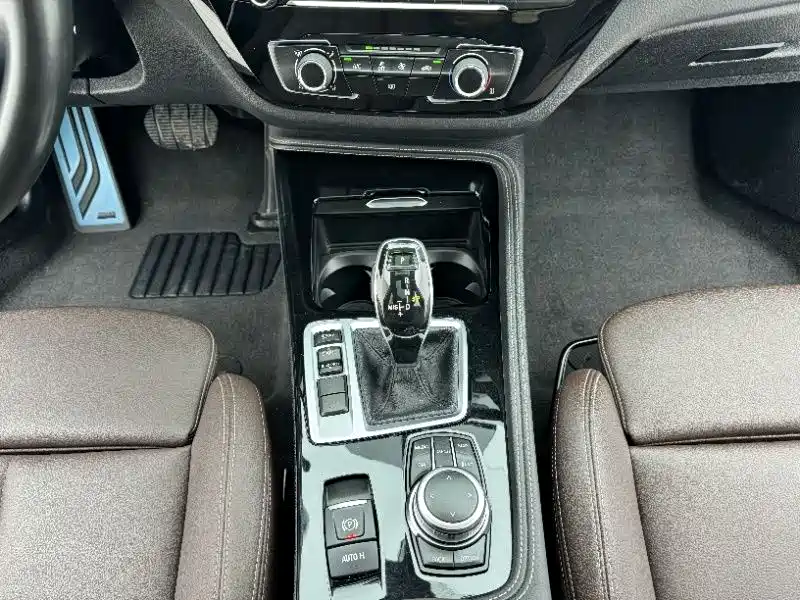 BMW 1 Series 2023 120i M Sport Shadow Edition фото 13
