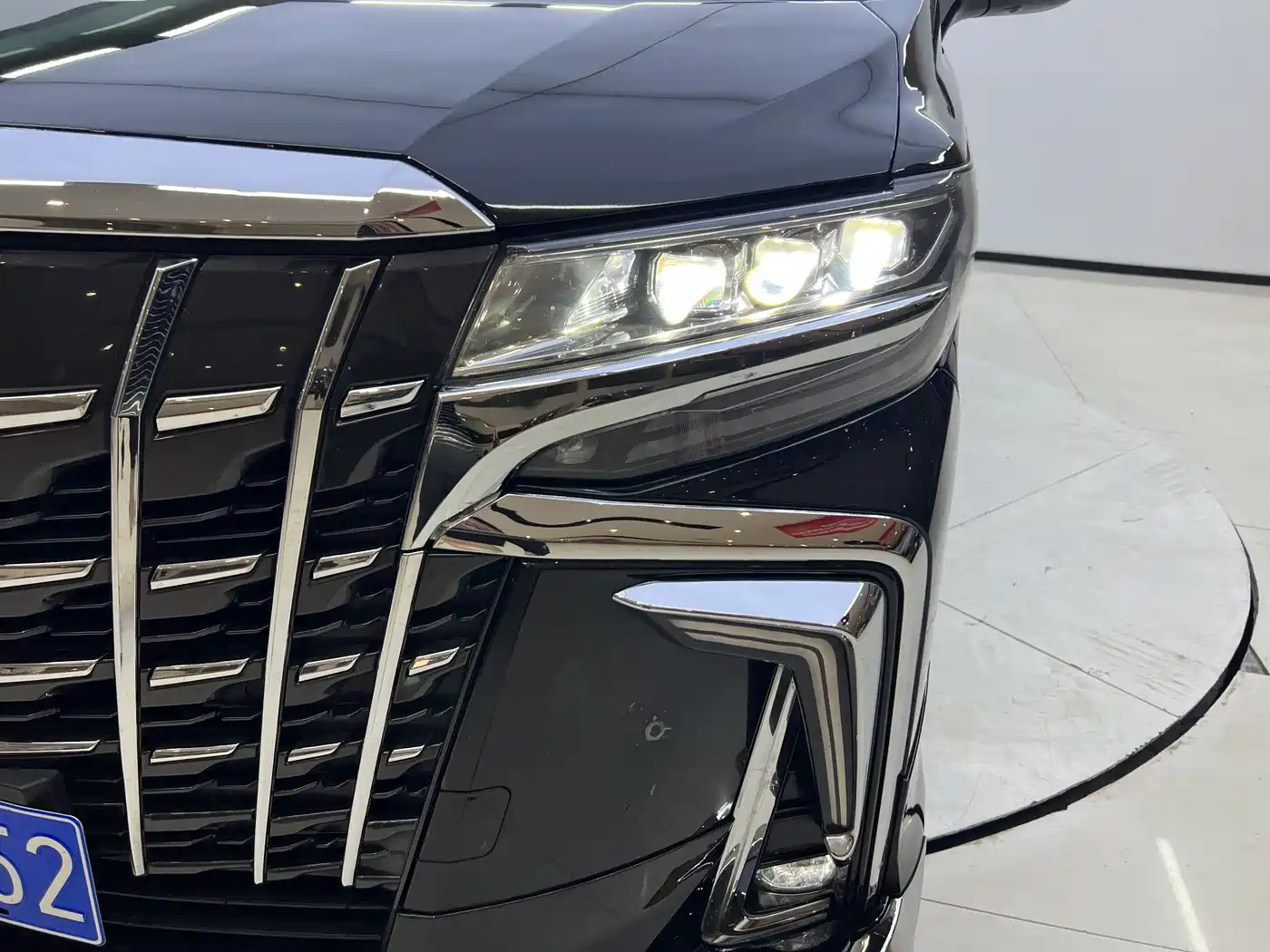 Toyota Alphard 2021 Hybrid 2.5L Premium фото 7