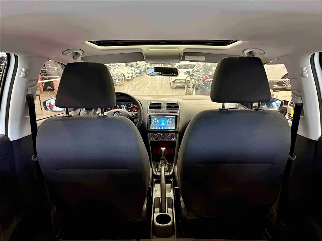Volkswagen Polo 2018 1.5L Auto Comfort фото 29