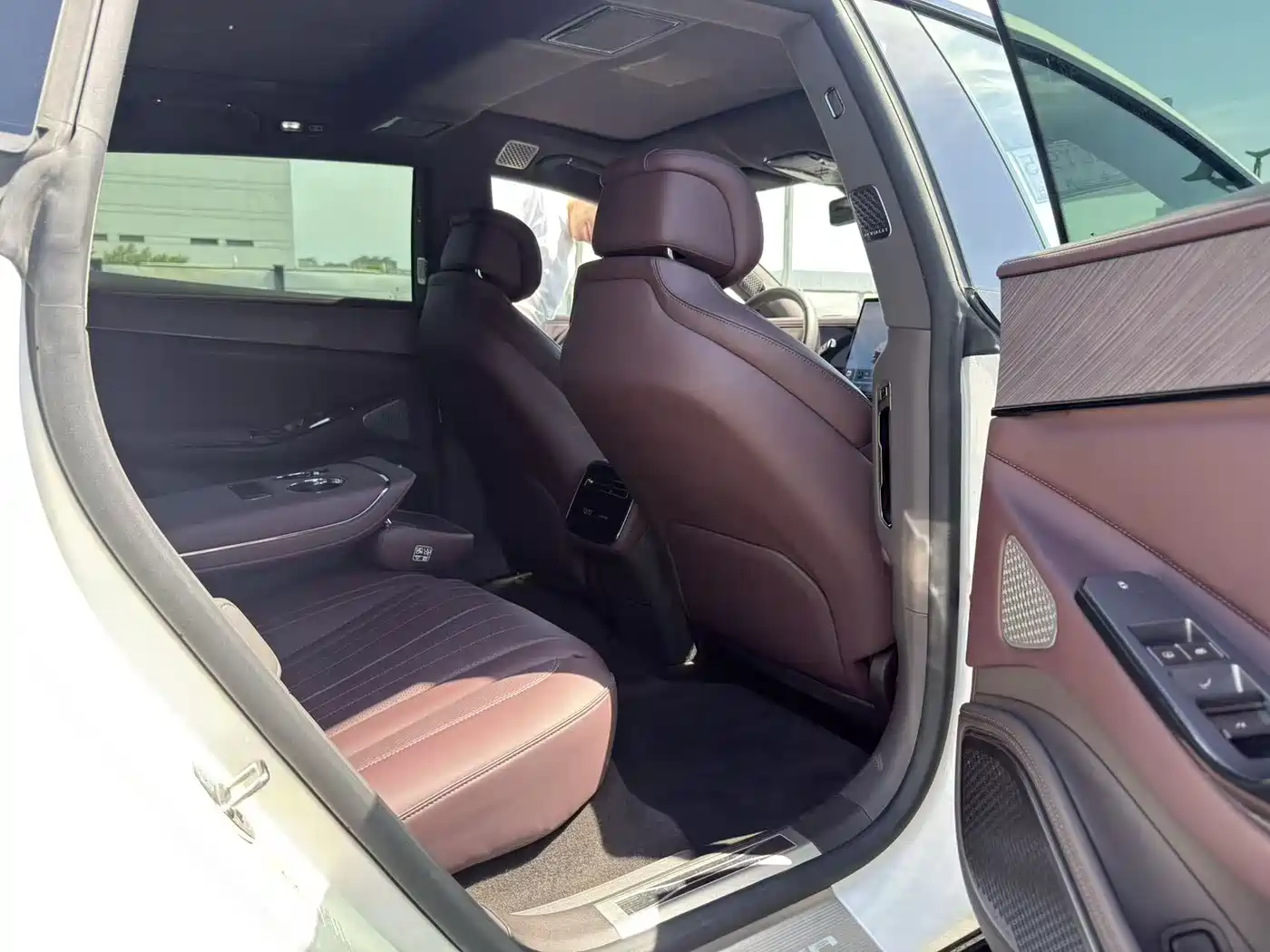 Denza Z9GT 2024 1100 AWD Ultra Edition фото 31