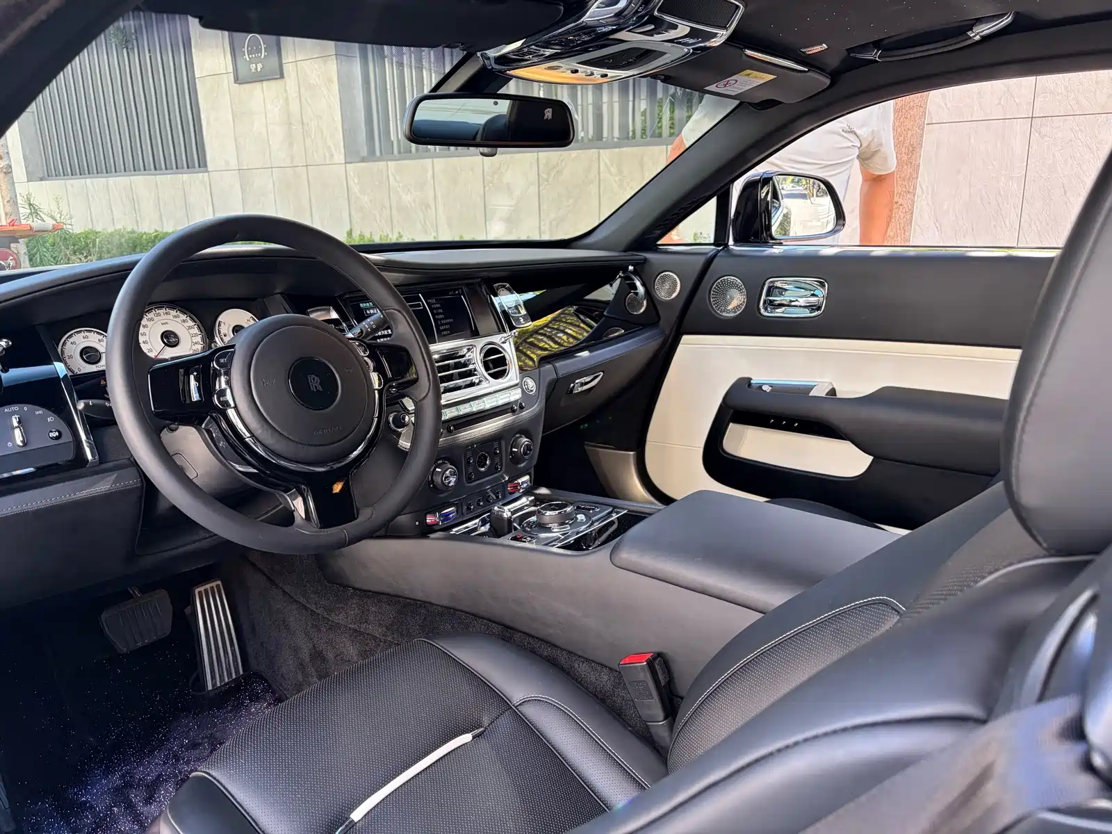 Фото 7 - Rolls-Royce Wraith