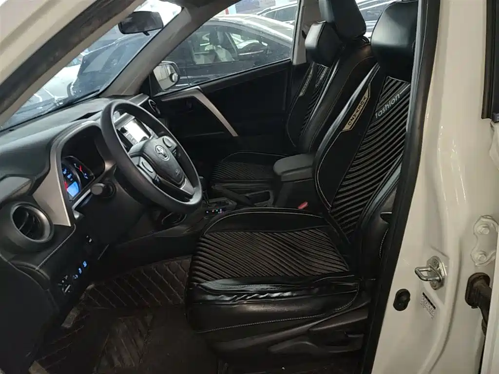Toyota RAV4 Rongfang 2016 2.0L CVT 2WD Trend (China V) фото 15