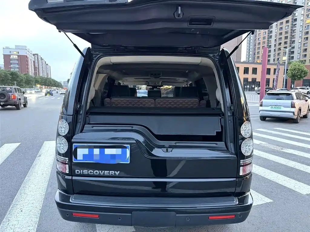Land Rover Discovery 2016 3.0 SC Gloss Black Collector's Edition HSE фото 6