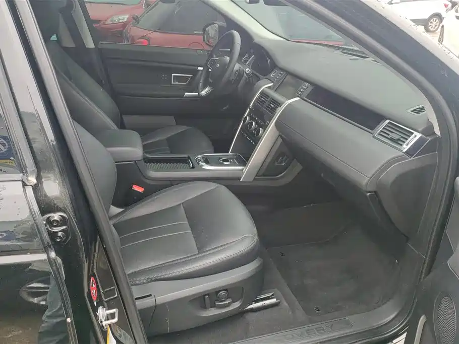 Land Rover Discovery Sport 2018 240PS SE Edition фото 8