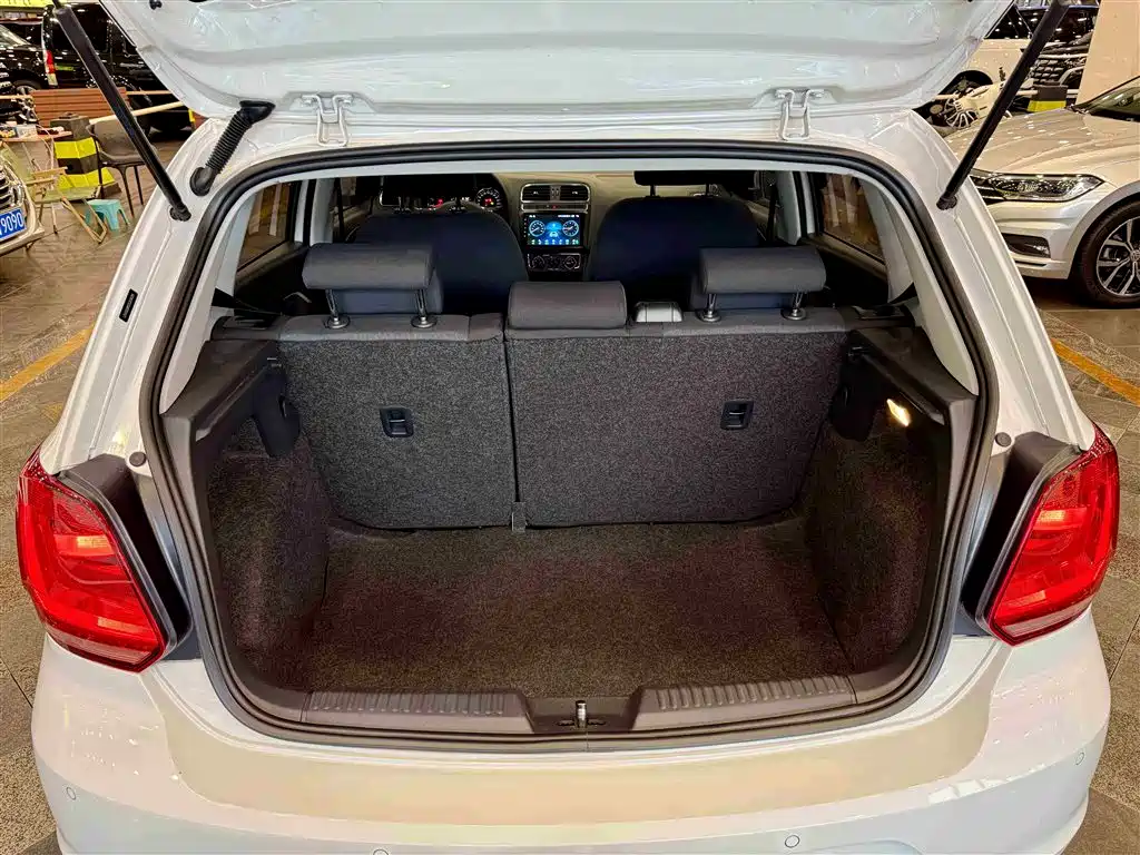 Volkswagen Polo 2018 1.5L Auto Comfort фото 28