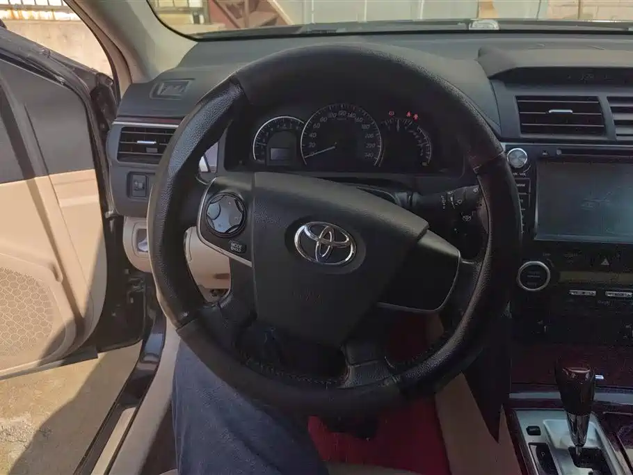 Toyota Camry 2013 2.5G Comfort фото 15