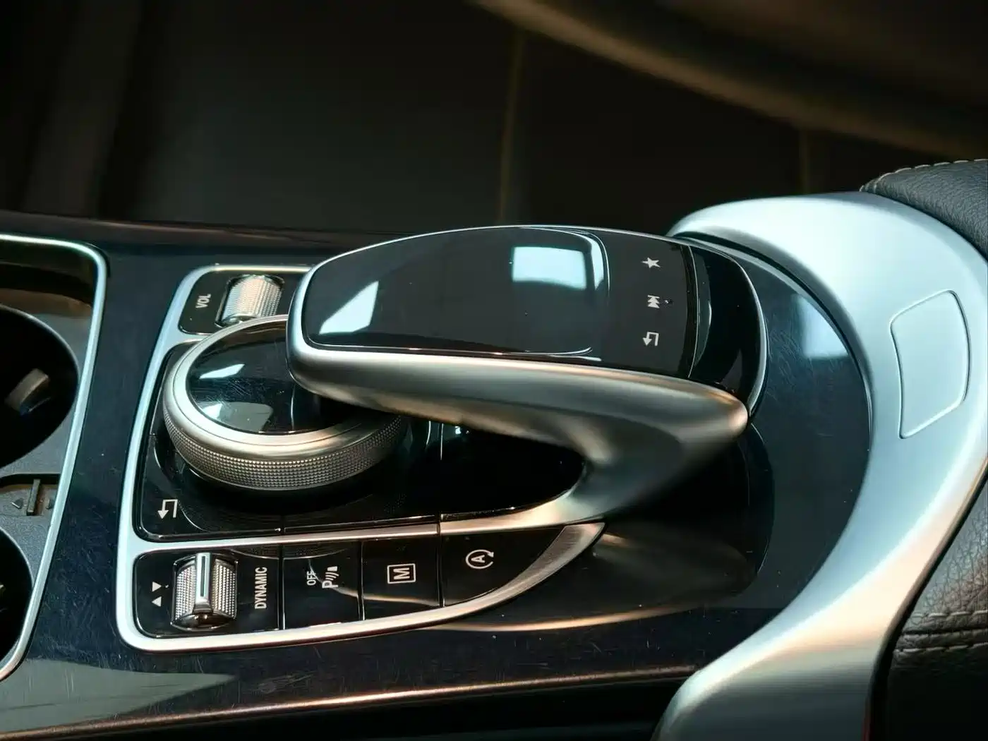 Mercedes-Benz GLC 2019 Model GLC 200 L 4MATIC фото 15