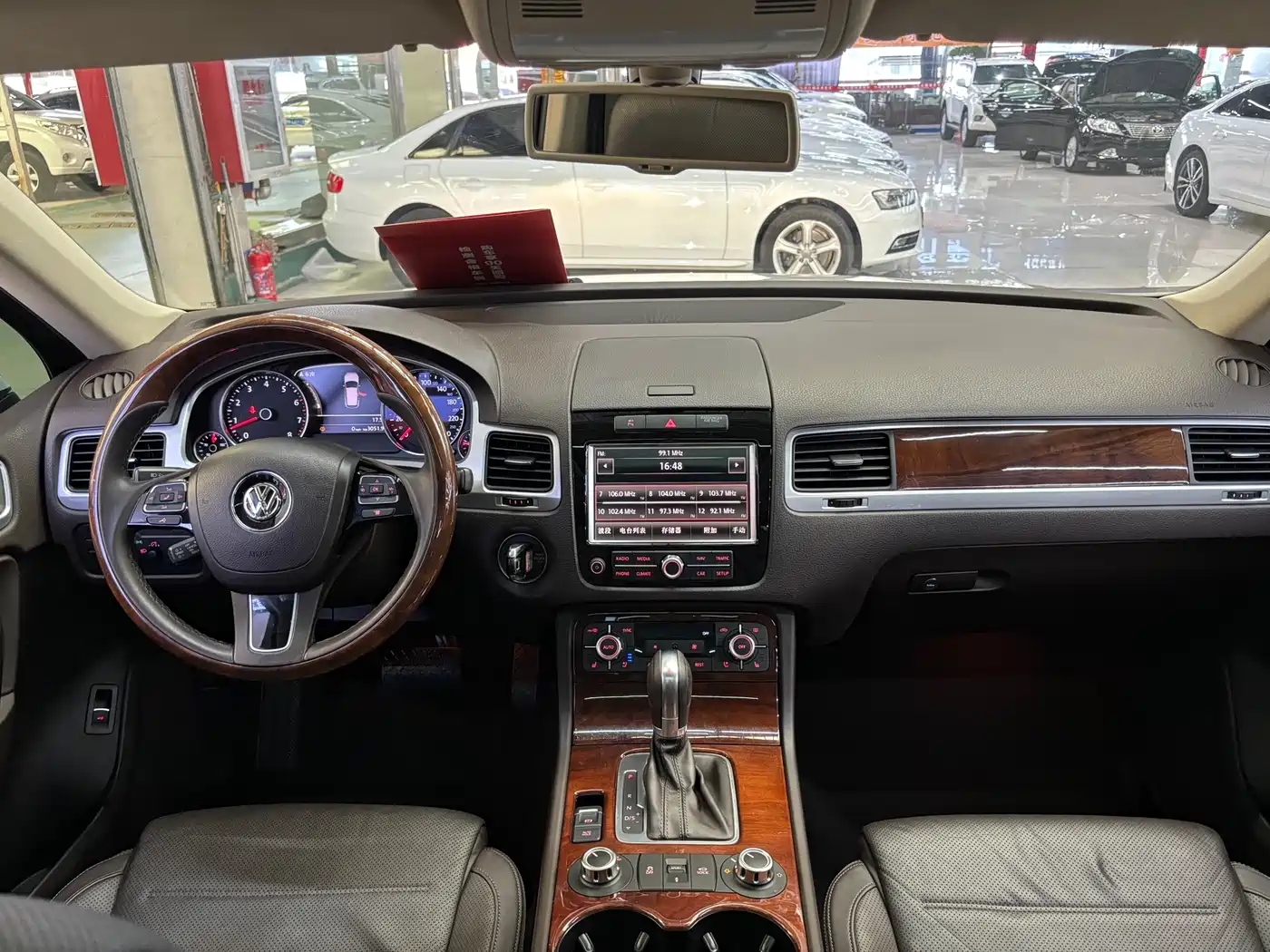 Volkswagen Touareg 2015 3.0TSI Radiance Limited Edition фото 8
