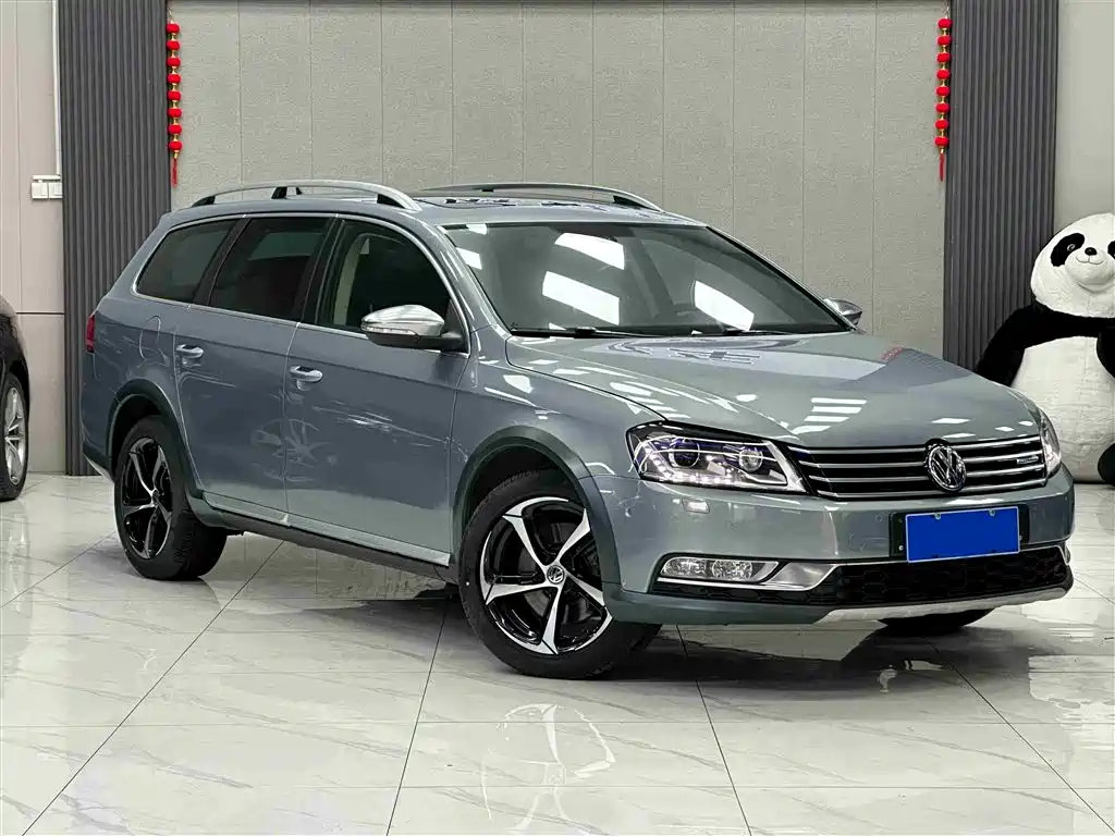 Volkswagen Magotan (Import) 2012 Wagon 2.0TSI 4WD Luxury фото 3