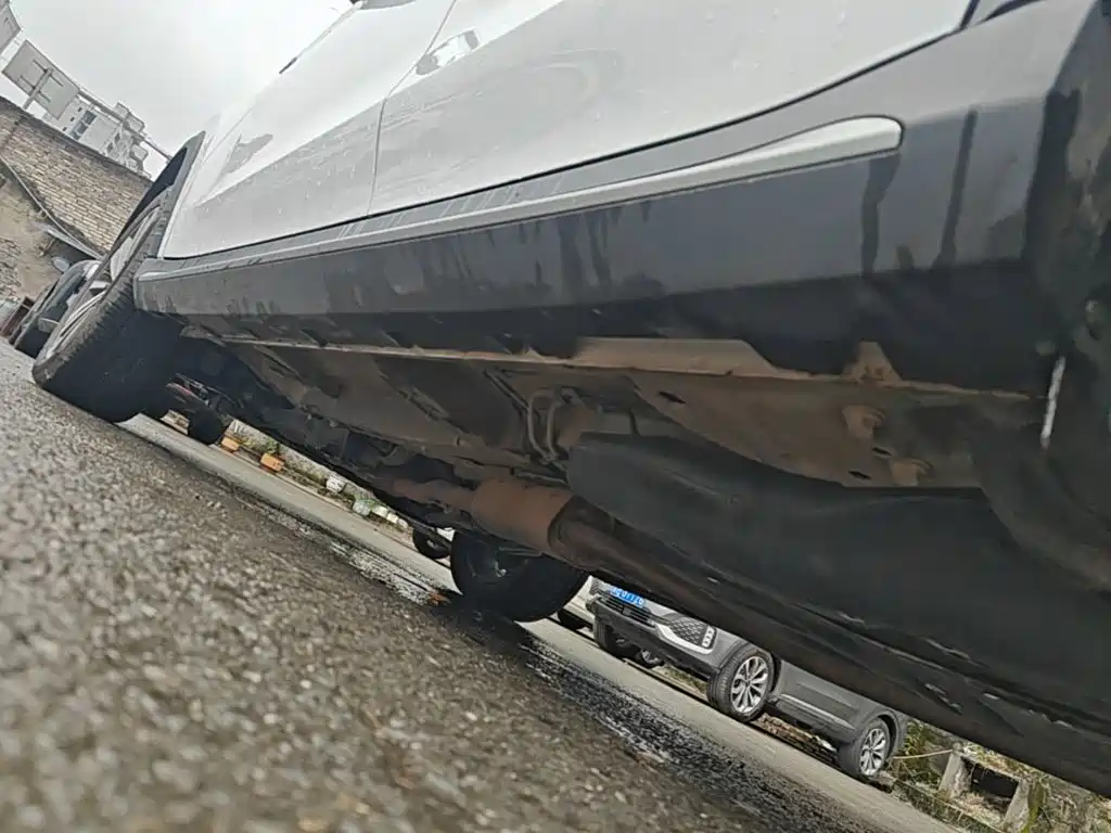 Фото 22 - Roewe RX5