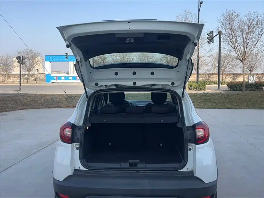 Renault Captur 2019 2018 TCe190 Urban Style