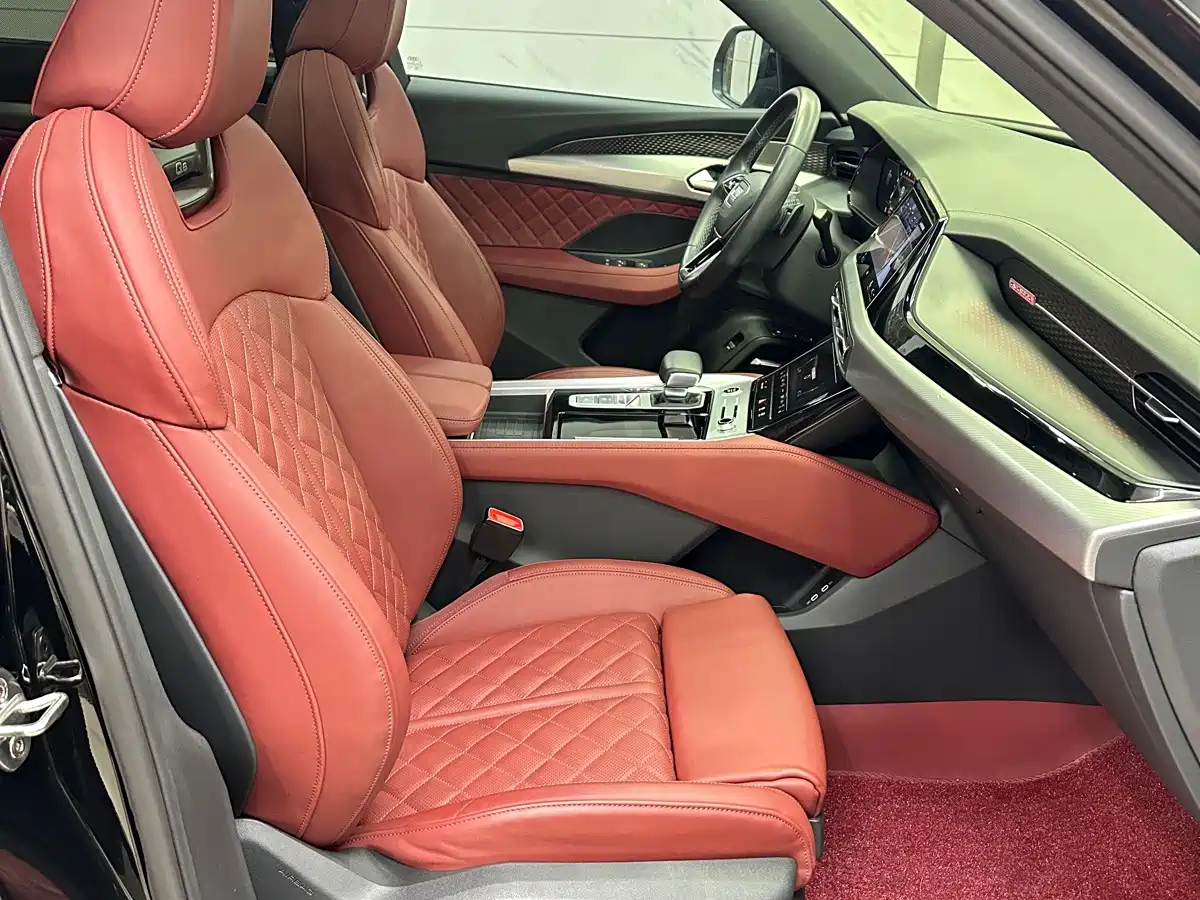 Photo 10 - Audi Q6