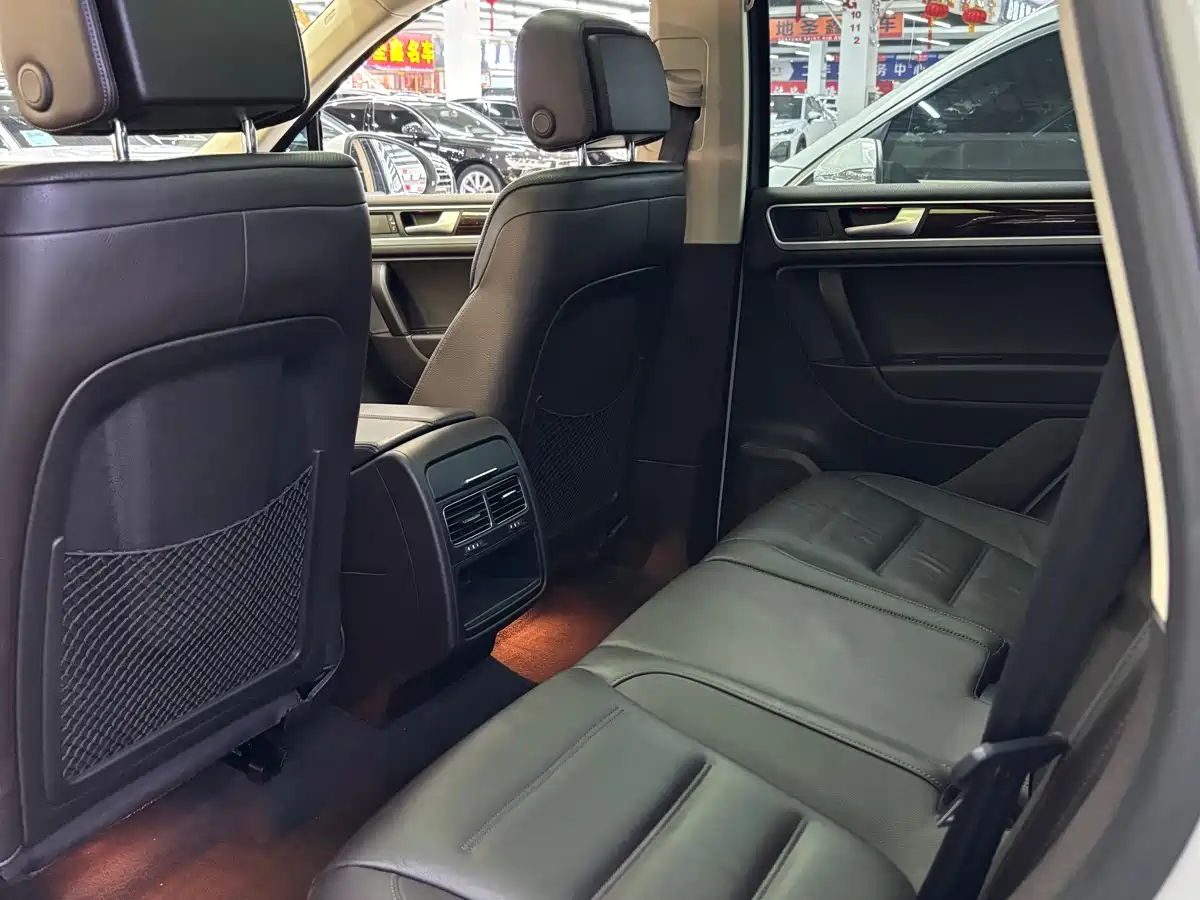 Volkswagen Touareg 2015 3.0TSI Radiance Limited Edition фото 4