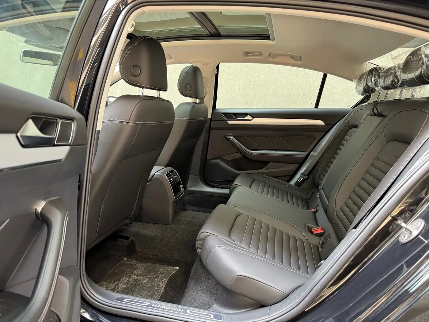 Volkswagen Magotan 2023 2 Million Units Commemorative Edition 280TSI DSG Comfort фото 7