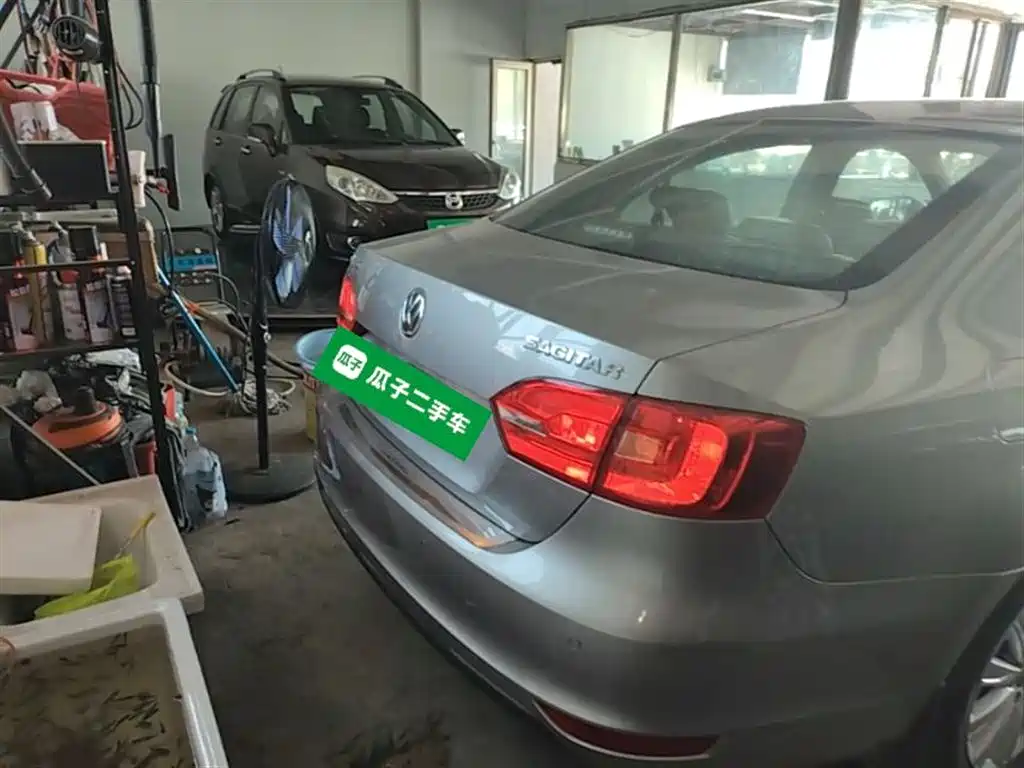 Volkswagen Sagitar 2014 Facelift 1.6L Manual Comfort фото 6