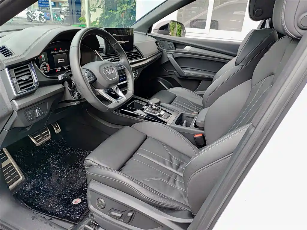 Audi Q5L 2023 40T Luxury Dynamic фото 7
