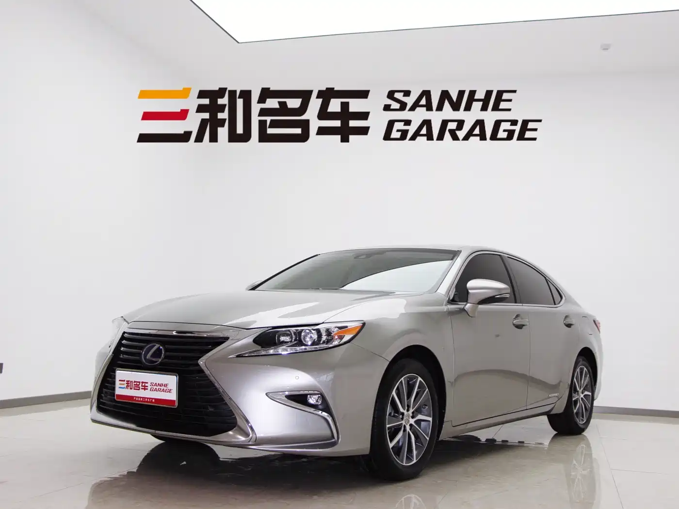Lexus ES 2015 300h Comfort Edition