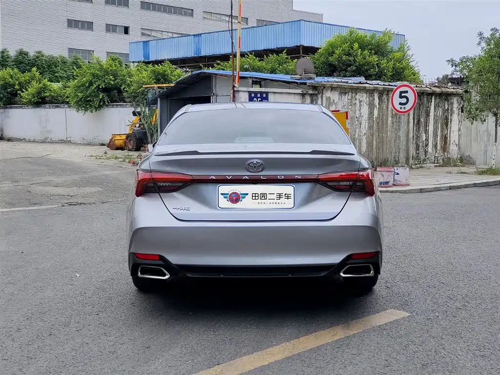 Toyota Avalon 2021 2.5L Luxury Edition фото 5