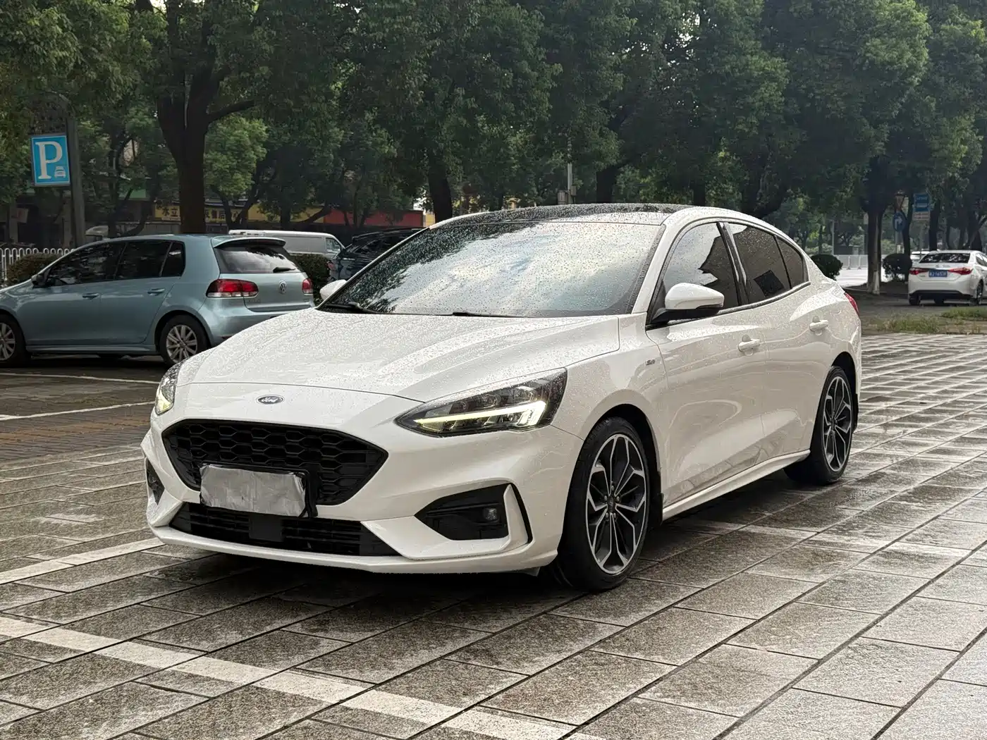 Photo 1 - Ford Focus