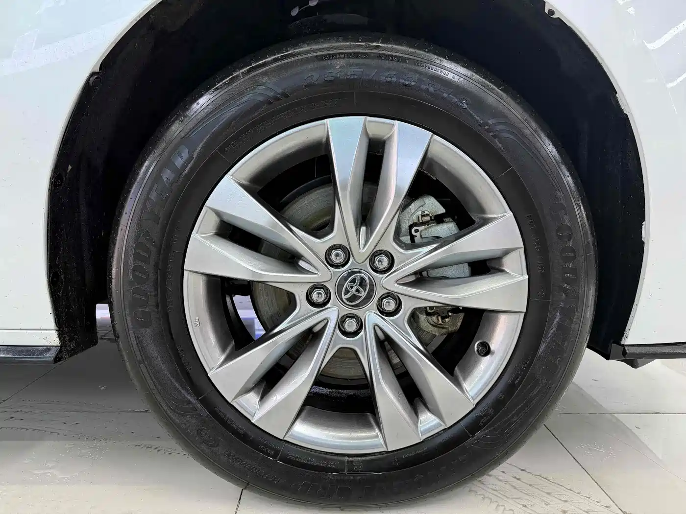 Toyota Sienna 2024 2.5L Hybrid 4WD Premium Edition фото 17