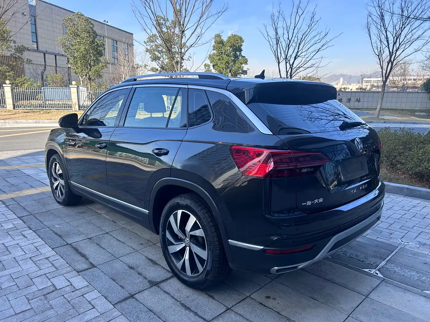 Volkswagen Tayron 2021 330TSI 2WD 3rd Anniversary Limited Edition фото 4