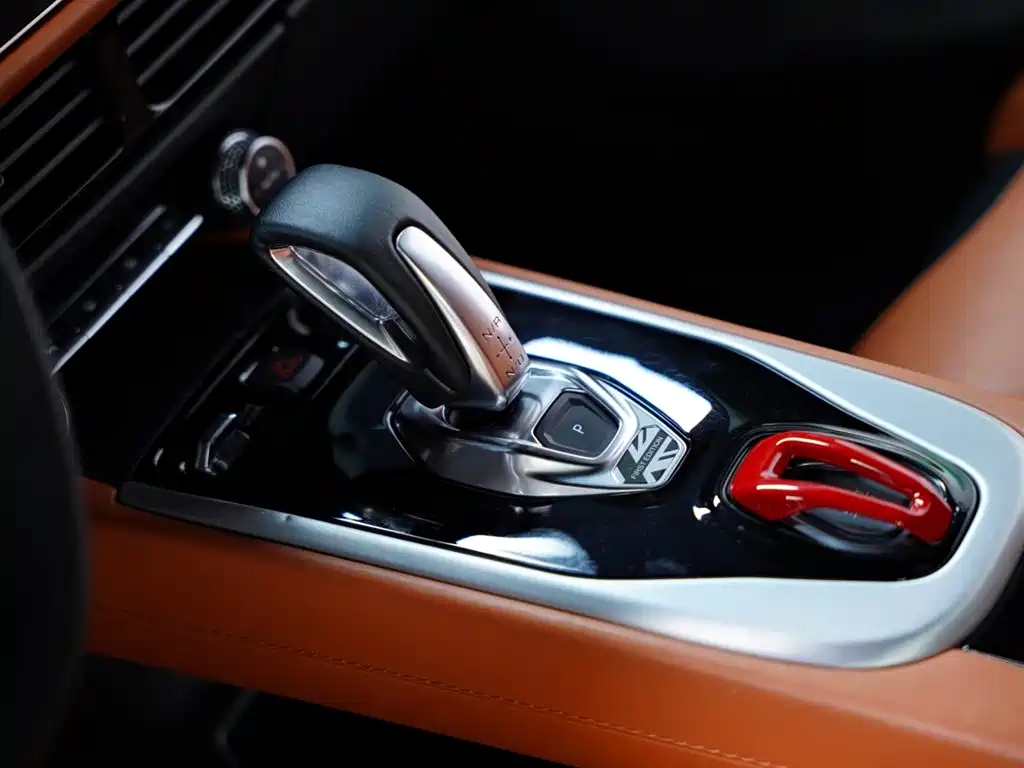 Lotus Cars EMIRA 2021 2.0T DCT First Edition фото 32