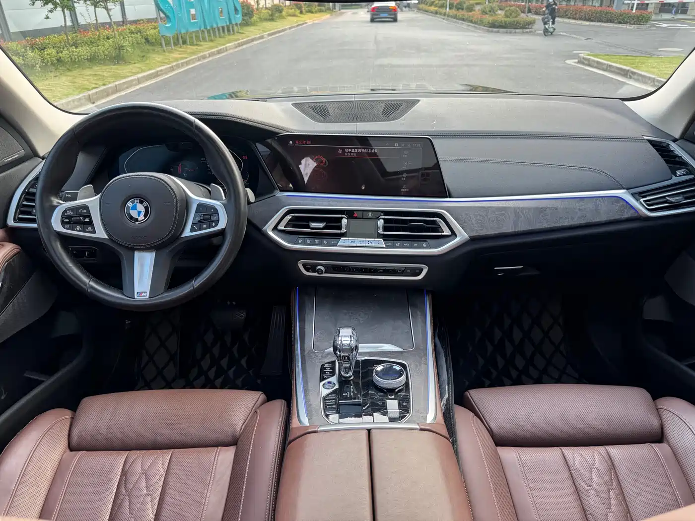 BMW X5 (Import) 2021 xDrive40i Exclusive M Sport Package фото 13