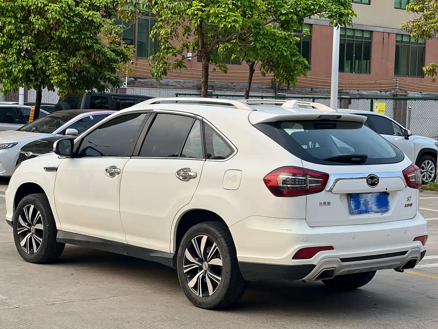 BYD S7 2017 2.0T Auto Luxury фото 14