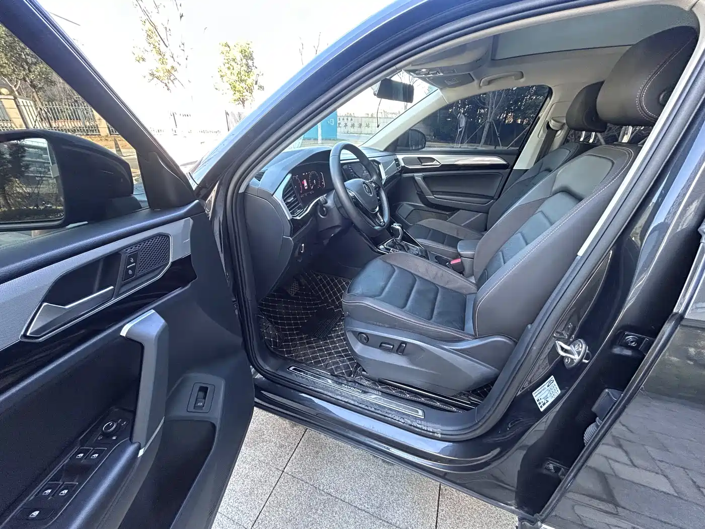 Volkswagen Tayron 2021 330TSI 2WD 3rd Anniversary Limited Edition фото 9