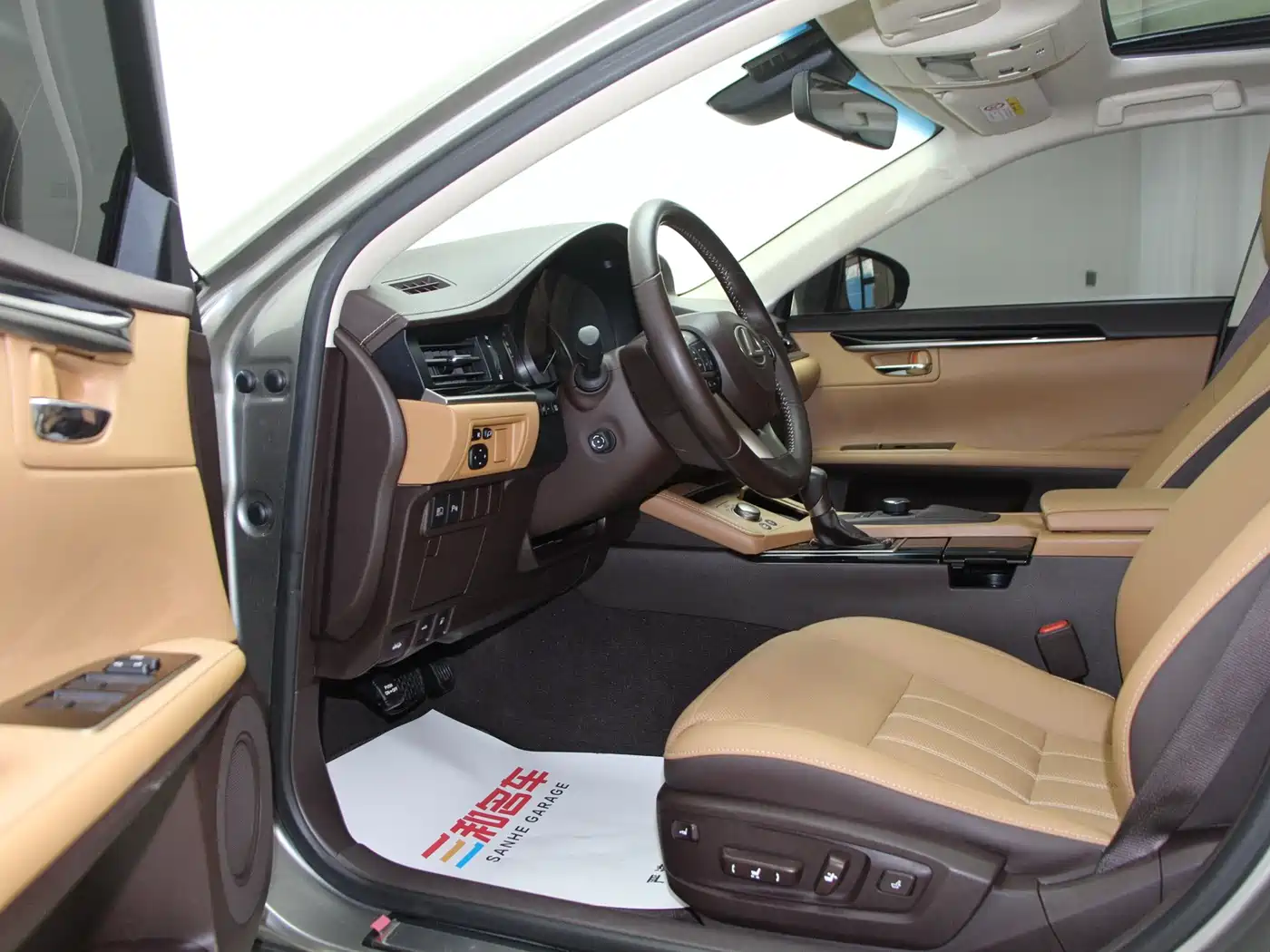Lexus ES 2015 300h Comfort Edition фото 8