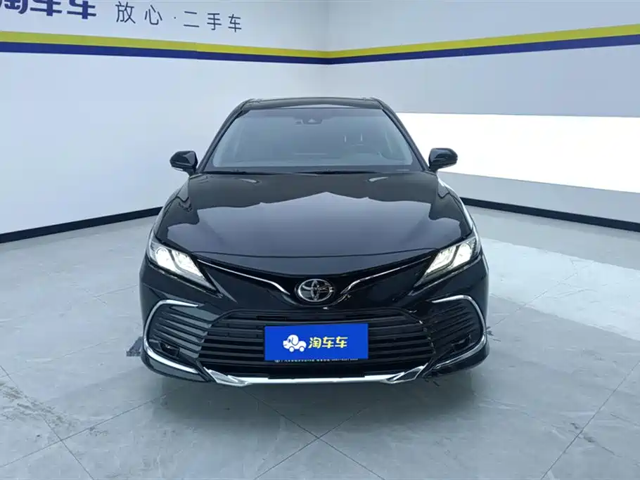 Toyota Camry 2023 2.0G Luxury Edition фото 2