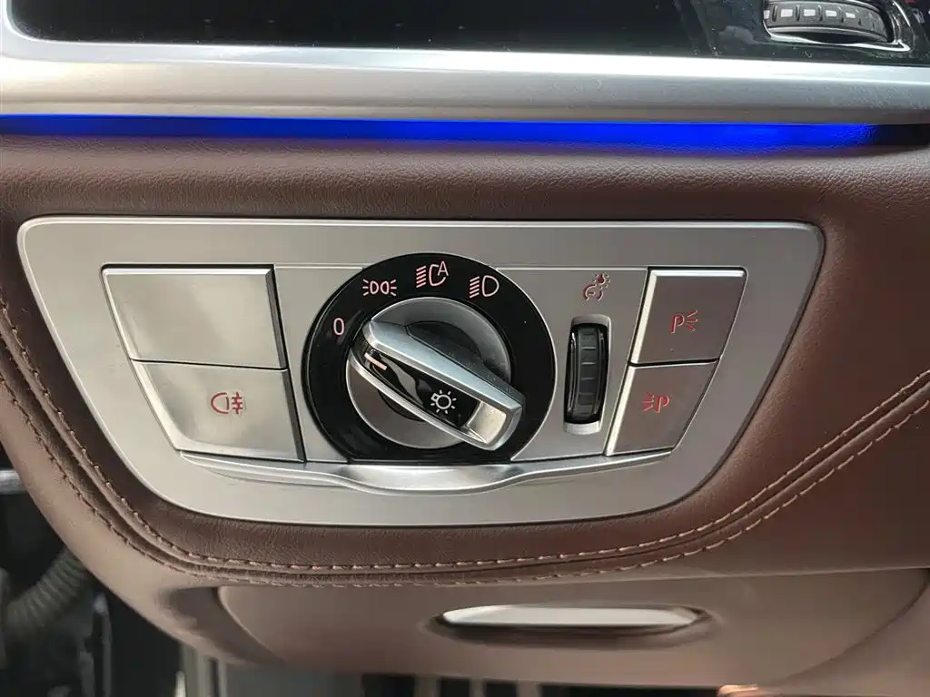 BMW 7 Series 2019 Facelift 740Li xDrive Executive M Sport Package фото 20