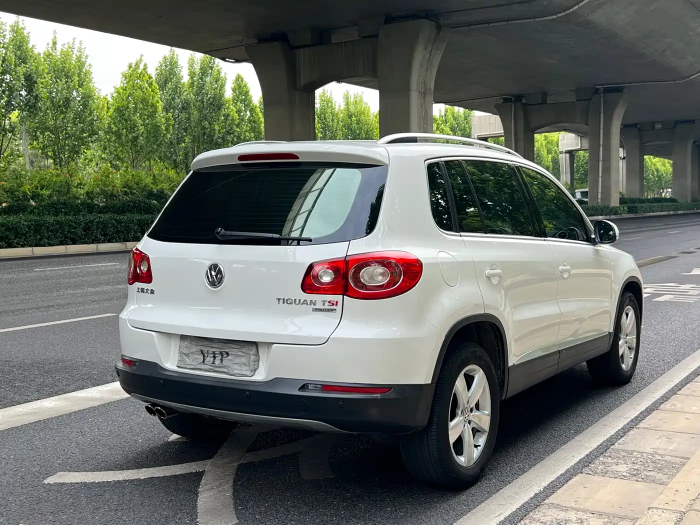 Volkswagen Tiguan 2010 1.8TSI Automatic 4WD Elite фото 6