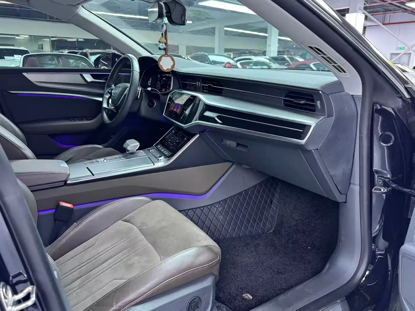 Audi A7L 2024 45TFSI S-line Dream Edition Crystal Package фото 10